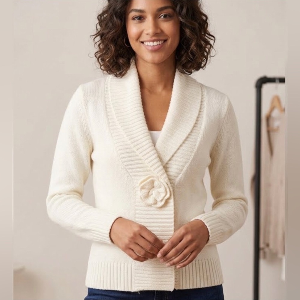 Vintage White knitted cardigan with flower wrapped style | size 2